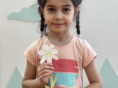 Участник благотворительной акции «Белая ромашка — дыши легко!»