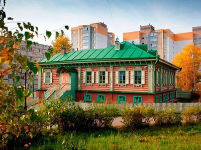 Дом купца Галактиона Степановича Клепикова — единственный в Сургуте памятник архитектуры конца XIX века, который сохранился на своем историческом месте. Здание представляет собой образец сибирского деревянного зодчества. Дом был построен сургутским торгующим мещанином Галактионом Степановичем Клепиковым.